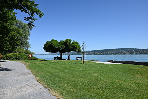 Seeanlage Farb mit Spielplatz