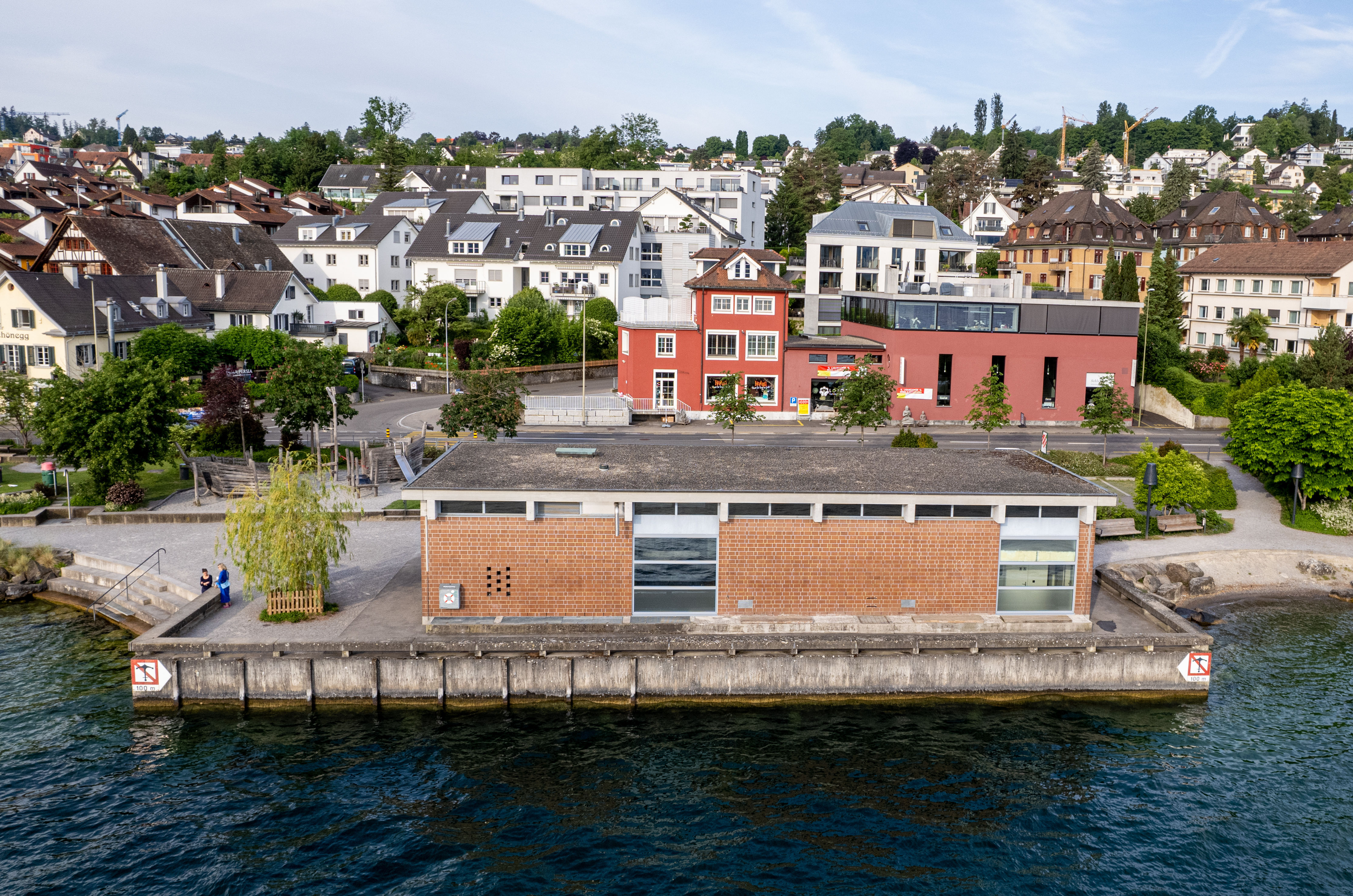 Luftaufnahme vom Seewasserwerk (Pumpwerk) in Thalwil