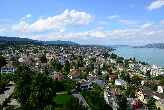 Blick ins Wohngebiet vom Kirchturm aus