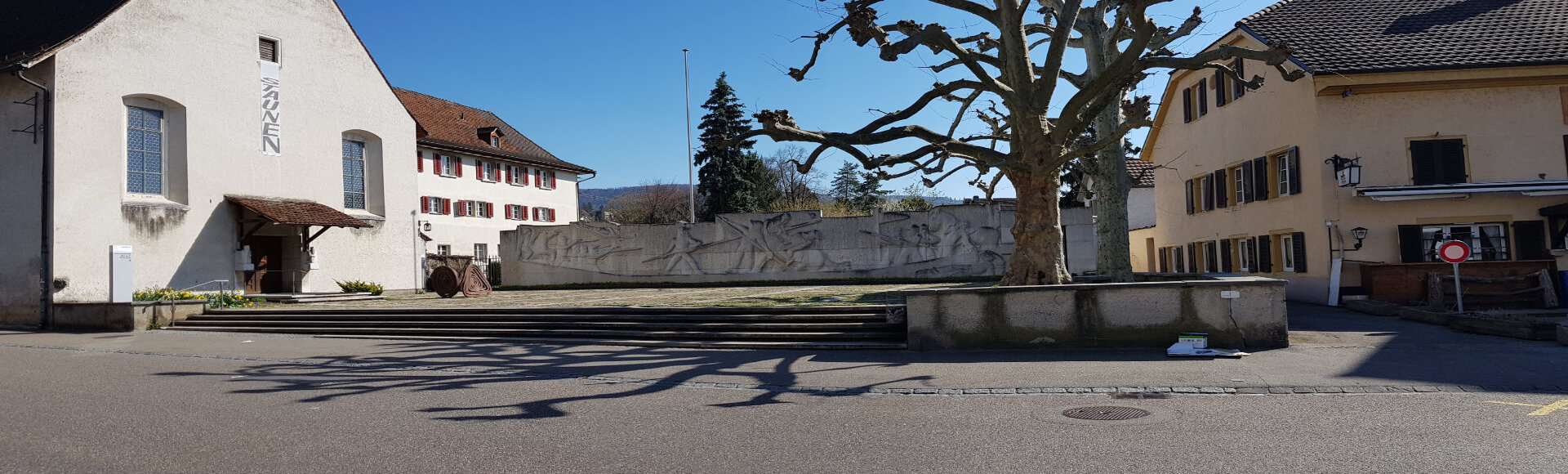 Symbolbild zeigt den Platz vor dem Kloster Dornach