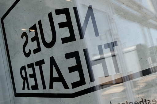 Neues Theater Schriftbild