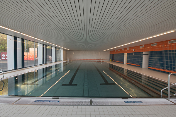 Schwimmhalle