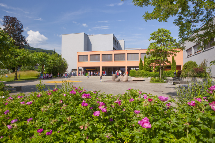 Schulhaus Neumüli