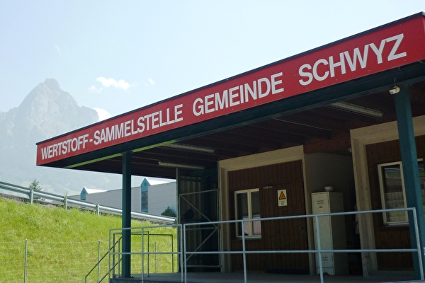 Wertstoff-Sammelstelle