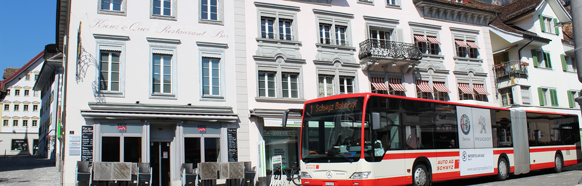 Hauptplatz mit Bus