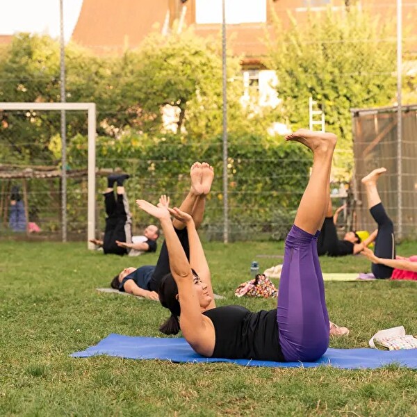  Bild Hatha Yoga