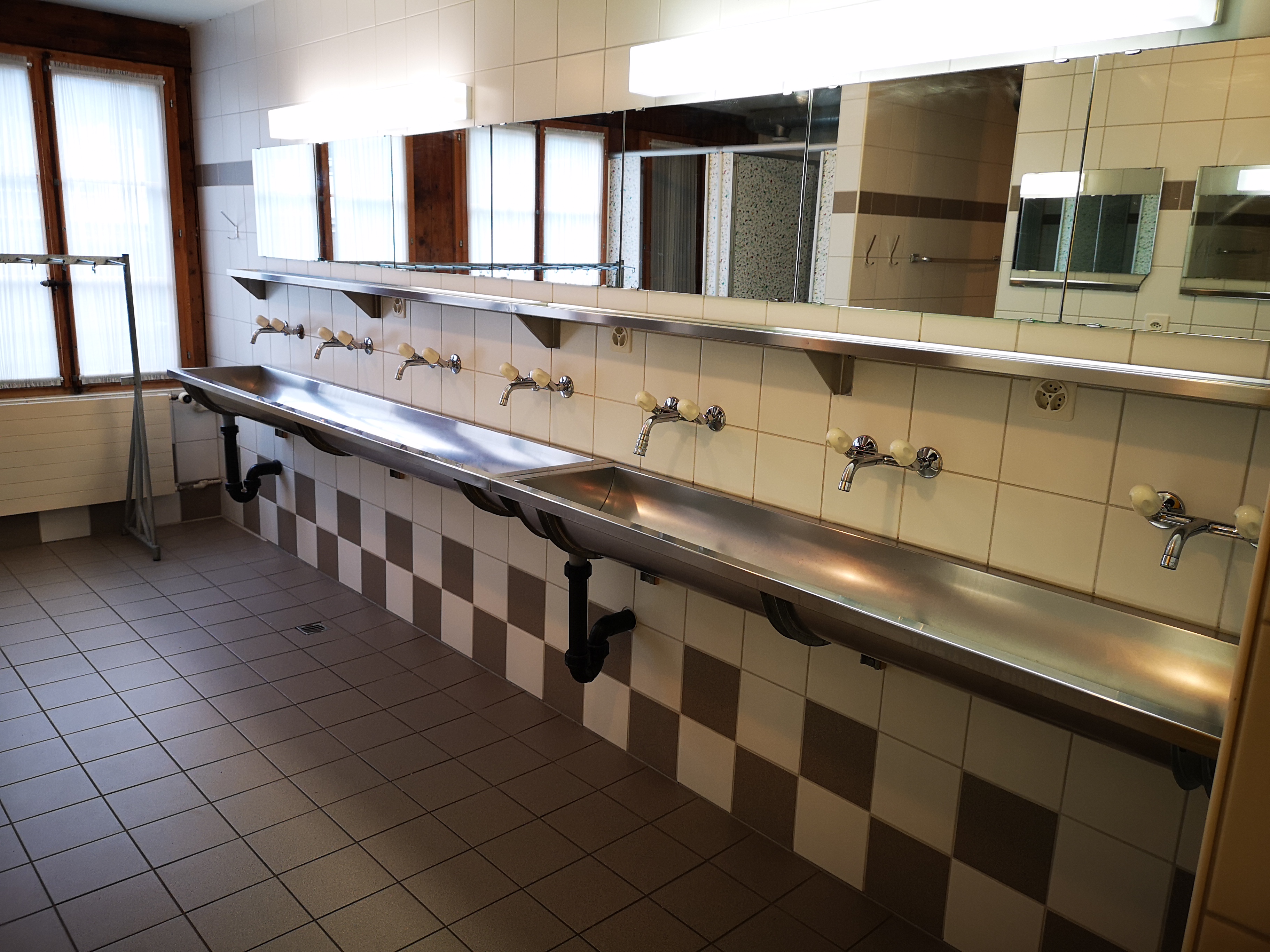 Das Gemeinschaftsbad der Damen befindet sich im 1. Obergeschoss.