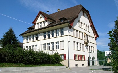 Schulhaus Breiten