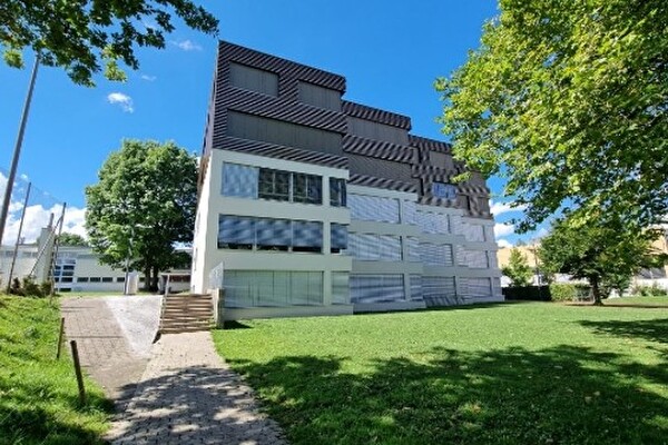 Schulhaus Feld 1 nach Aufstockung