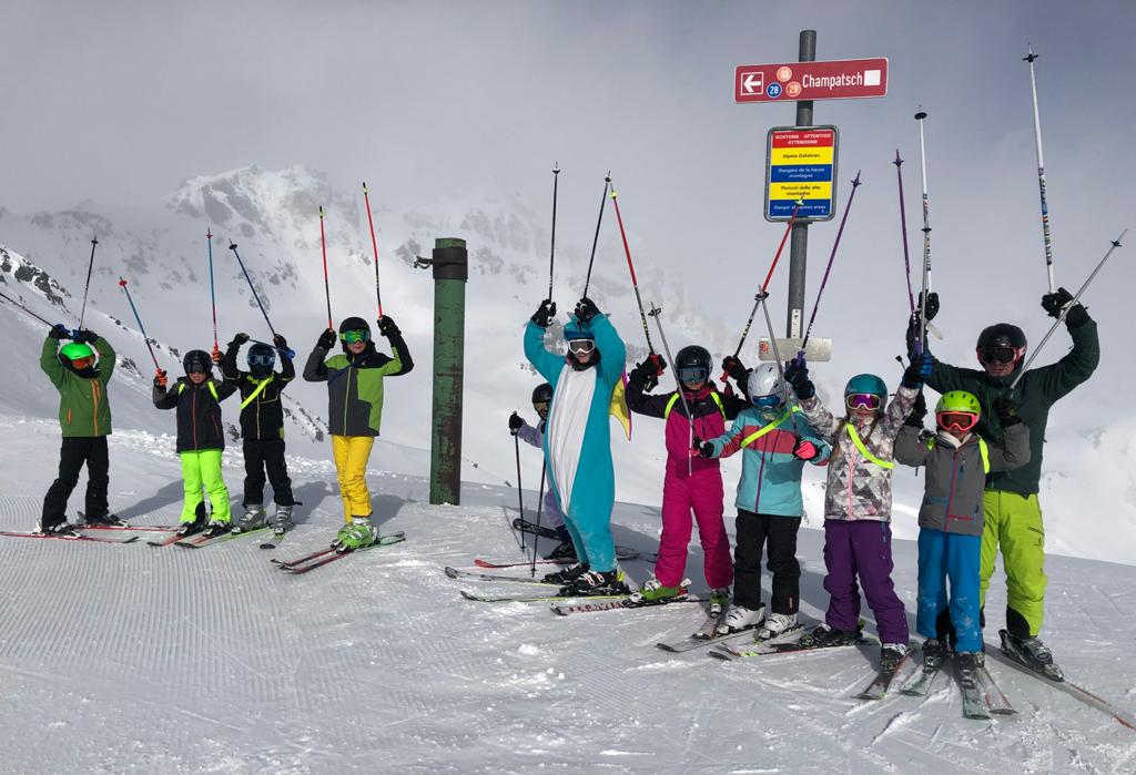 Impressionen Wintersportlager 2020 der Primarstufe in Sur en