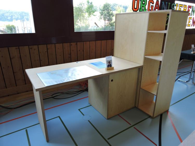 Bürotisch von Cedric Dändliker