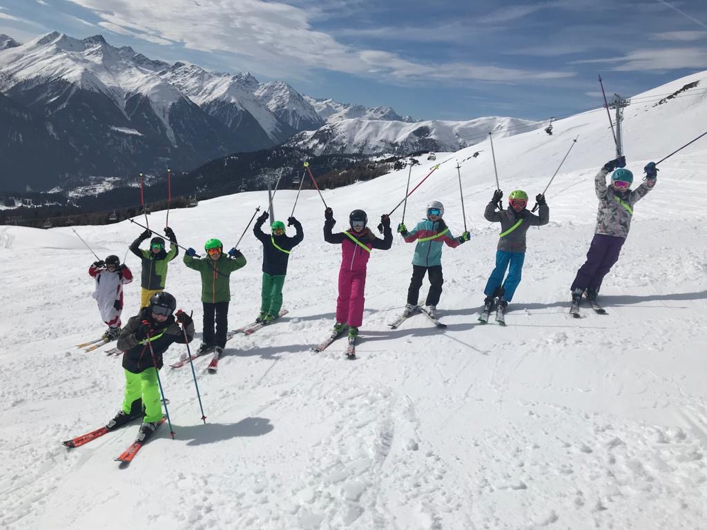 Impressionen Wintersportlager 2020 der Primarstufe in Sur en