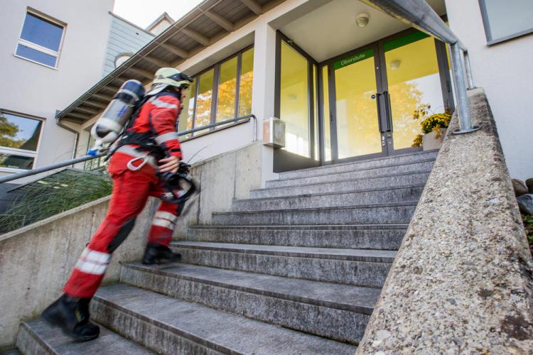 Die Schule Hittnau probte zusammen mit der Feuerwehr Hittnau den Ernstfall