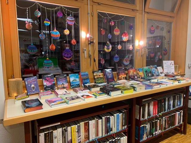 Adventsfenster Bibliothek