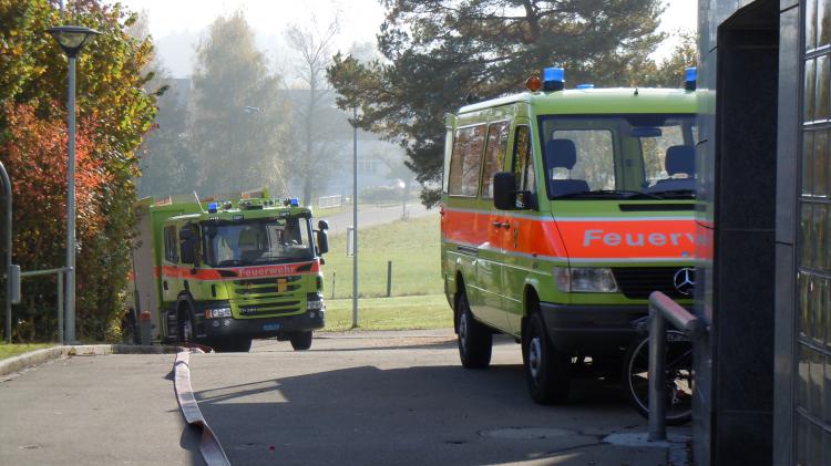 Die Schule Hittnau probte zusammen mit der Feuerwehr Hittnau den Ernstfall