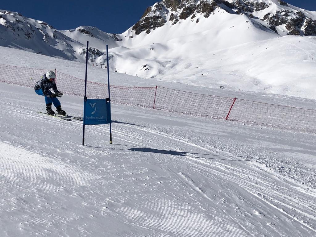 Impressionen Wintersportlager 2020 der Primarstufe in Sur en