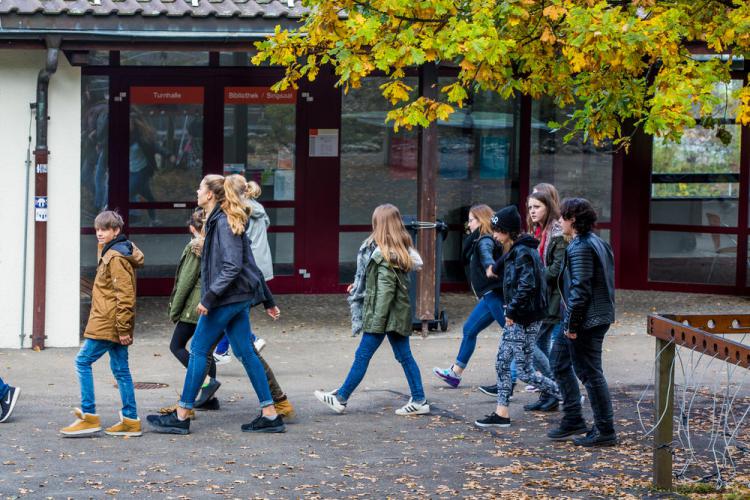 Die Schule Hittnau probte zusammen mit der Feuerwehr Hittnau den Ernstfall