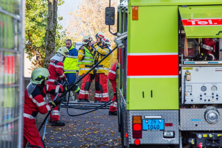 Die Schule Hittnau probte zusammen mit der Feuerwehr Hittnau den Ernstfall