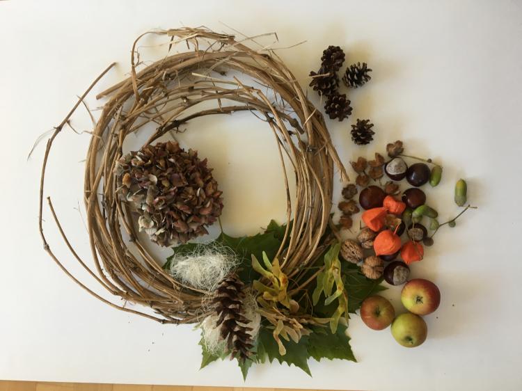 Kursprogramm 2018:
Kurs Nr. 17: Weihnachtlicher Tür- oder Tischkranz