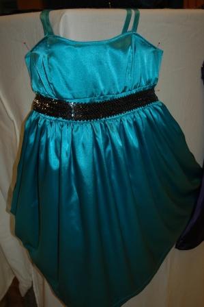 Projektarbeit: Kleid, hergestellt im Freifach Handwerken textil