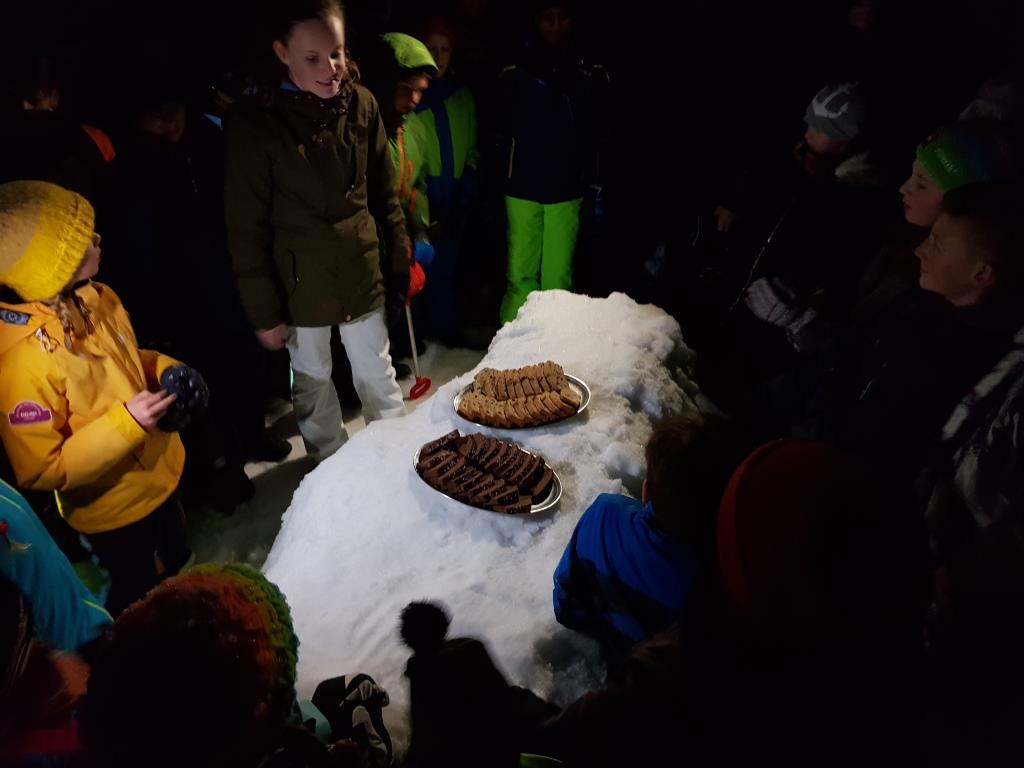 Impressionen Wintersportlager 2020 der Primarstufe in Sur en