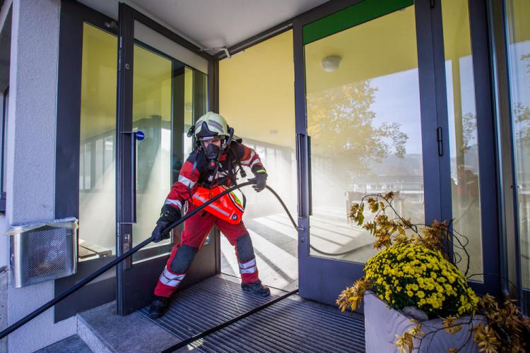 Die Schule Hittnau probte zusammen mit der Feuerwehr Hittnau den Ernstfall