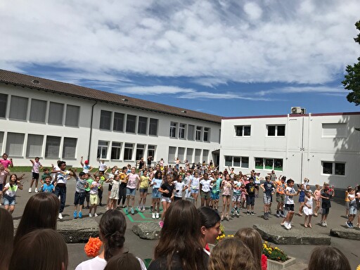 Au: Verabschiedung der Kinder der 6. Klassen