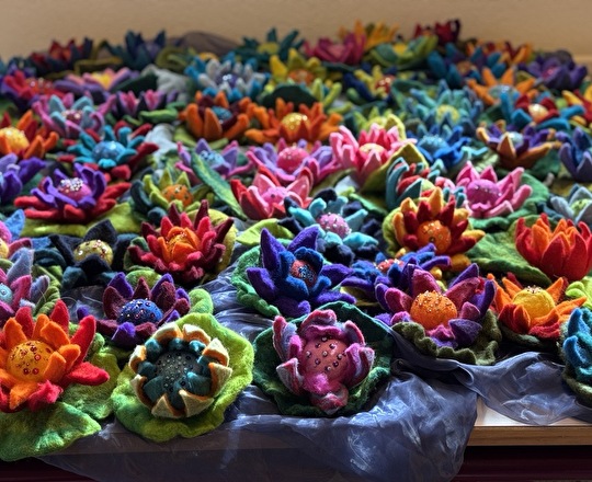 bunte Filzblumen