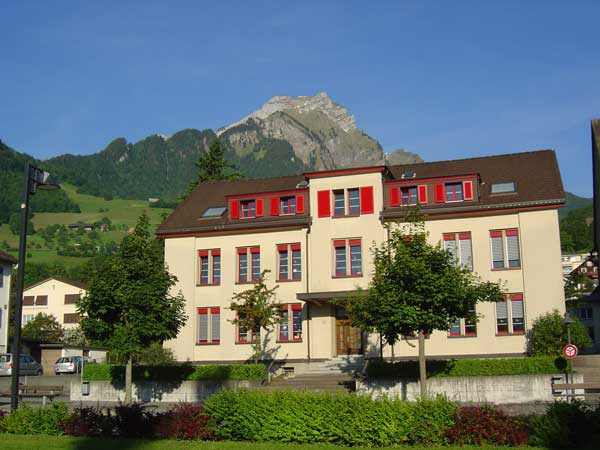 Dörfli (vormals Altes Dorfschulhaus)