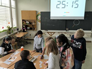 Im Escape-Room läuft die Zeit davon