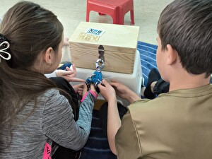 Ob es gelingt rätselnd alle Schlösser zu knacken?