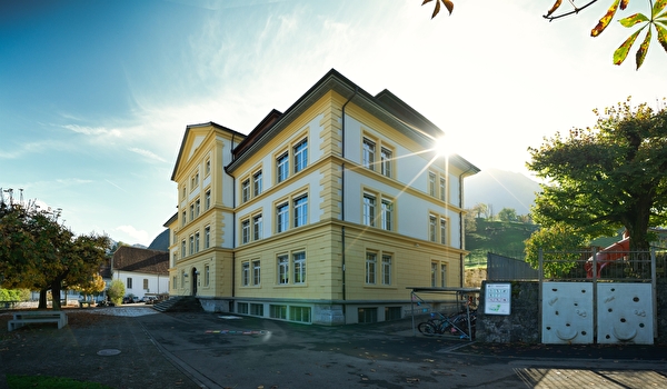 Schulhaus Kniri