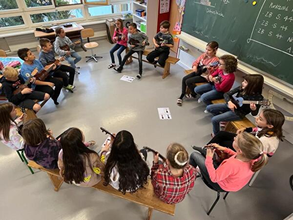 Ukulele im Musikunterricht