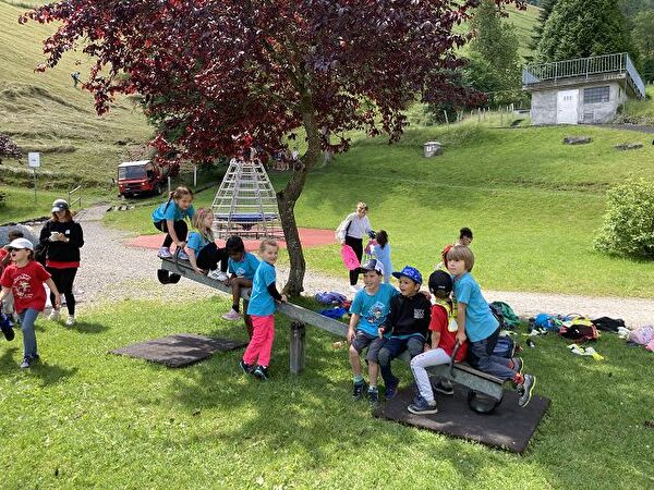 Kindergartenreise Dorf b&c