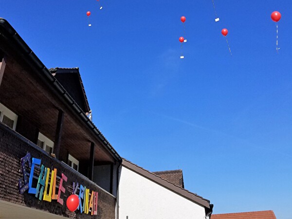 Der rote Ballon Bibliotheksnachmittag Krinau