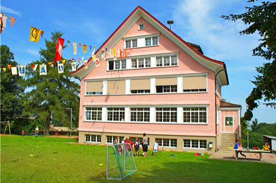 Schulhaus Moos