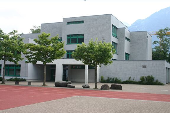 Realschulhaus Hof 1