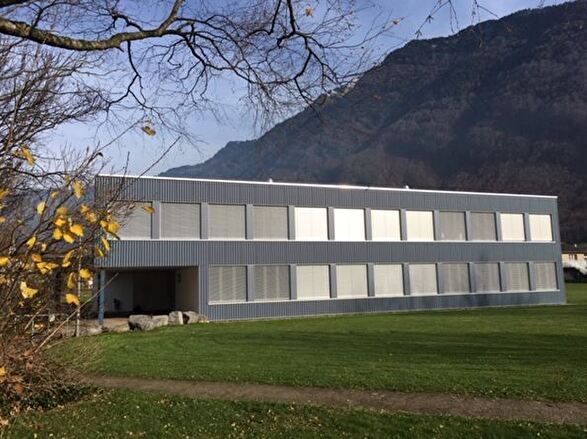 Schulhaus Hof2 (Sekundarschule) von Süden gesehen