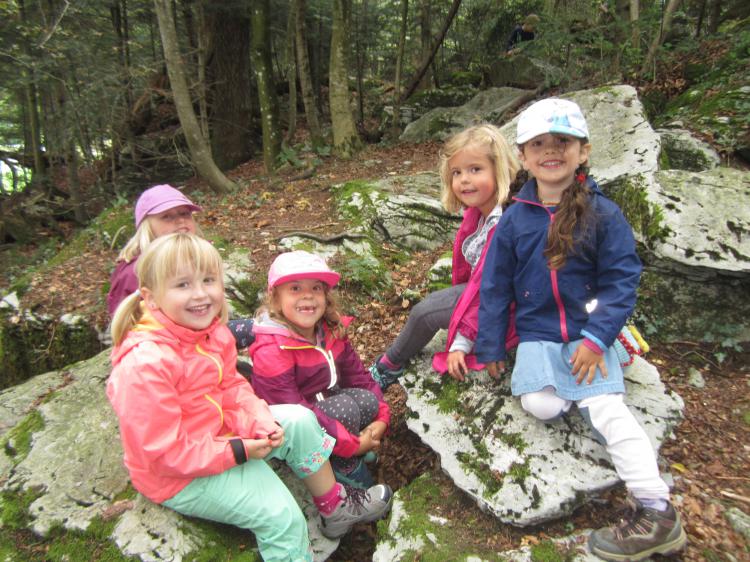 Spielen im Wald