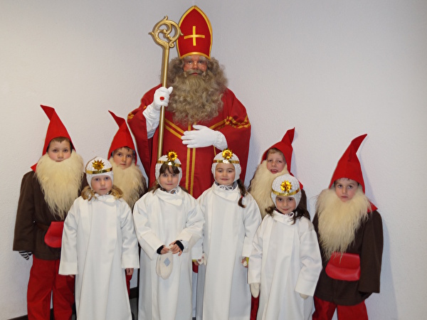 Samichlaus mit Zwergli und Ängeli