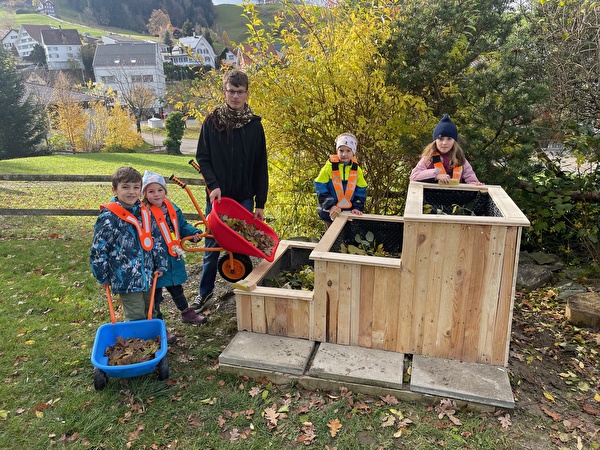 Hochbeet für den Kindergarten Dorf