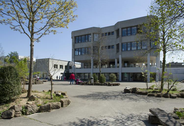 Schulhaus Längi