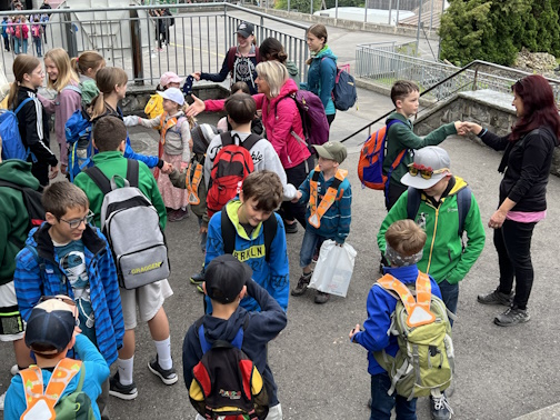 Gruppe Pausenplatz2.jpg
