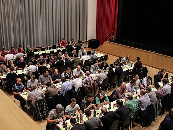 Aufrichtfest Realschulhaus Gringel 1 in der Aula Gringel