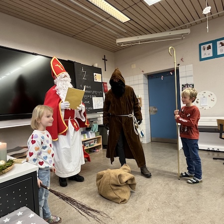 Klausbesuch im Schulhaus Rüti