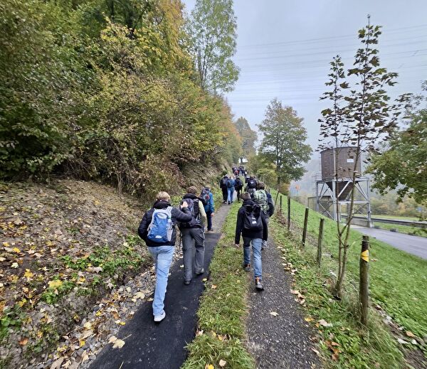 Aufstieg im nebligen Wolhusen