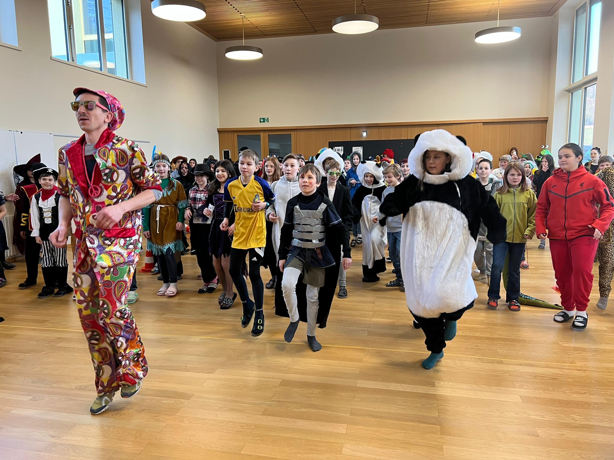 Lustige Gestalten an der Fasnacht