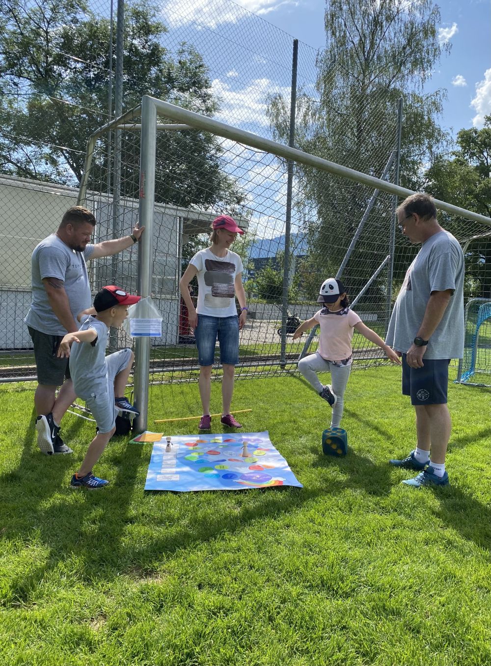 Spiel und Spass beim Purzelbaumfest vom Kindergarten Eischachen
