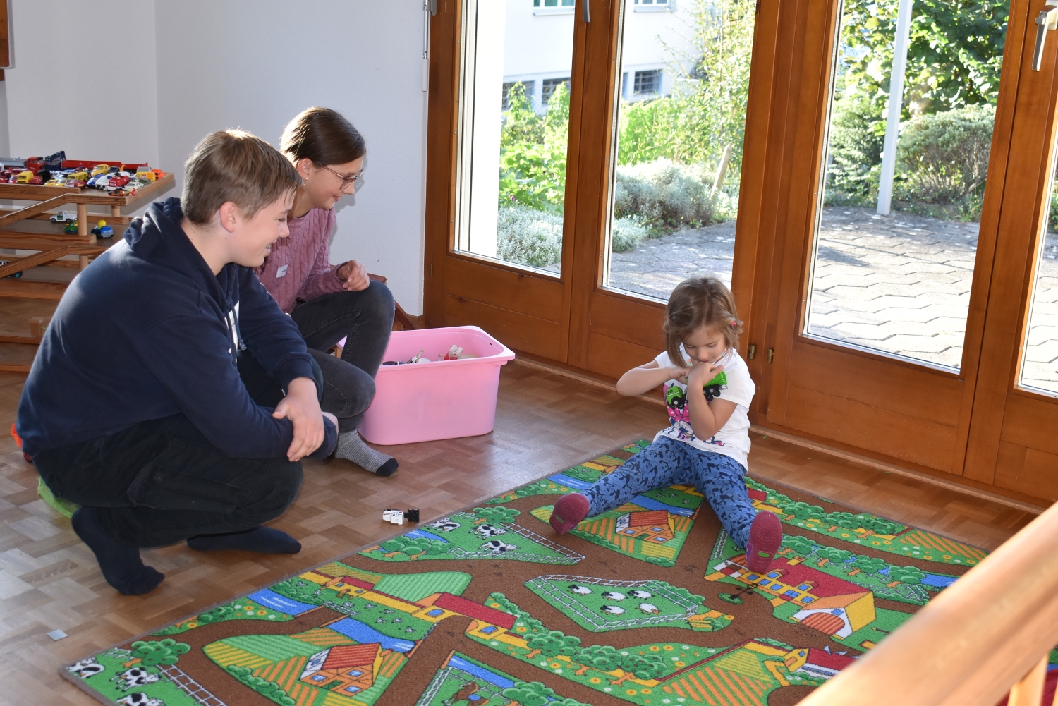 Sich um die Kinder kümmern: bei der Kinderbetreuung Malters.