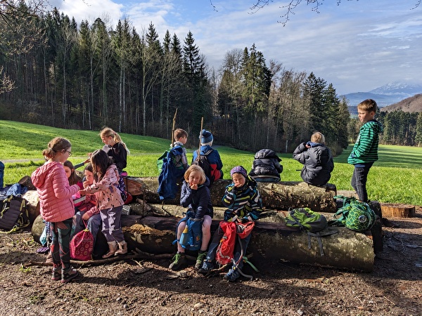 Frühlingswanderung der 2. Klasse Schuler und der 1. / 3. Klasse Kreiliger, Giovanoli